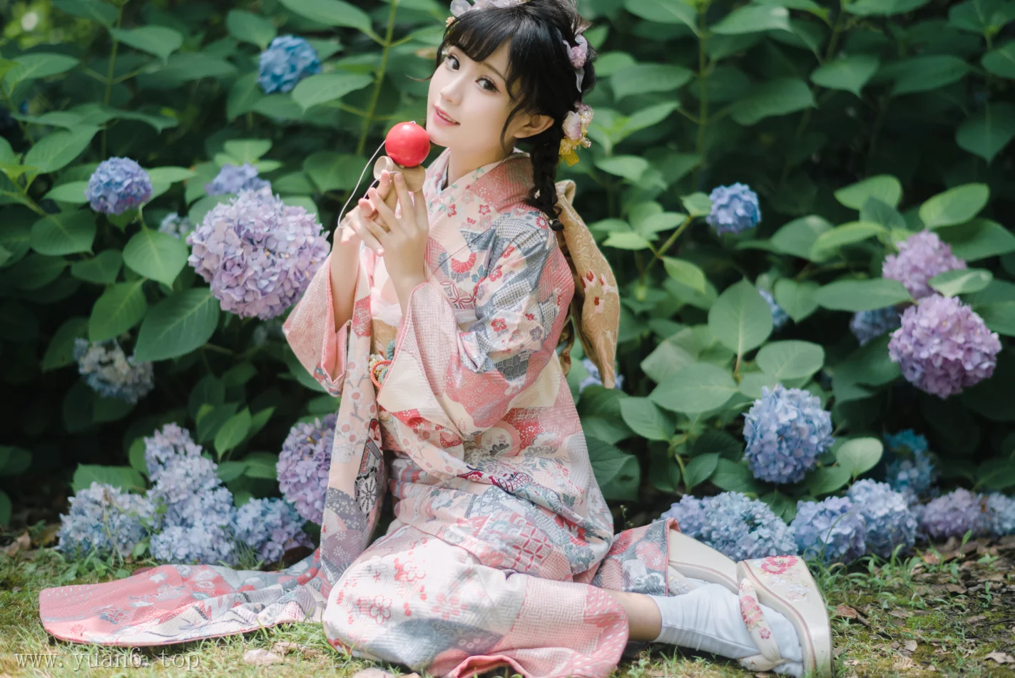 美图欣赏丨Coser花柒Hana摄影作品集:绣球花和服赏析