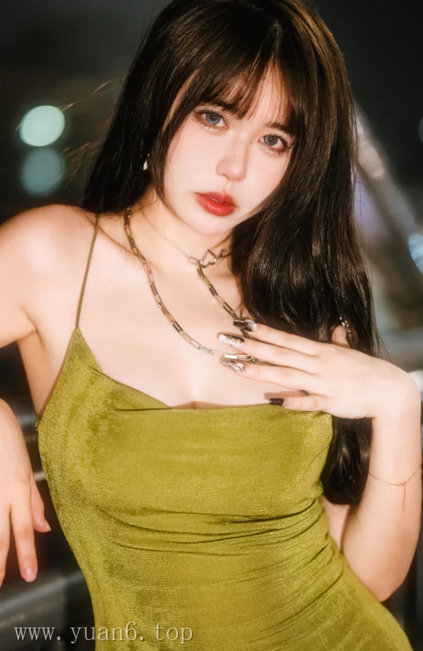 美图欣赏丨Coser_Tina很妖孽呀全部作品之绿色连衣裙分享