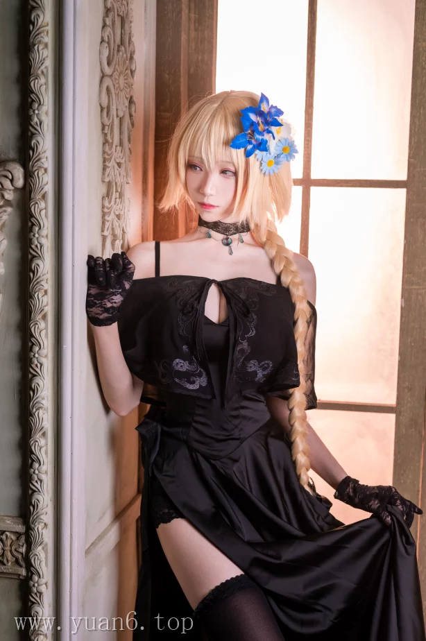 美图欣赏丨Coser青青子Js-礼服贞德[13P-110MB]