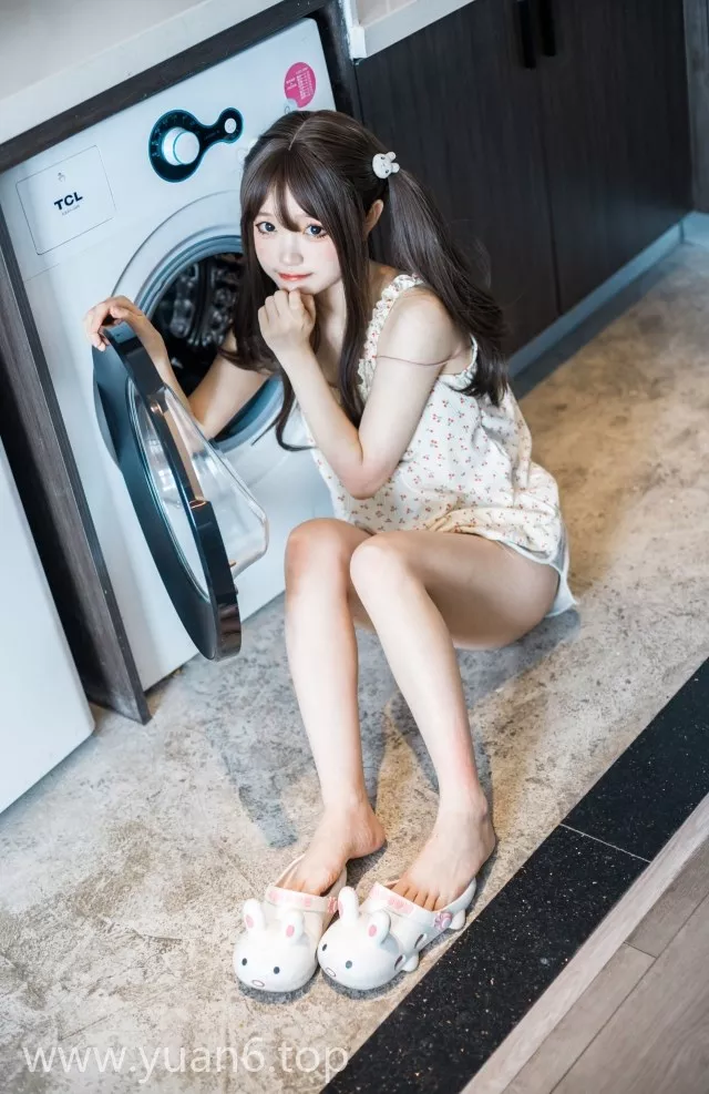 美图欣赏丨Coser神沢永莉简介及cos吊带睡衣兔兔