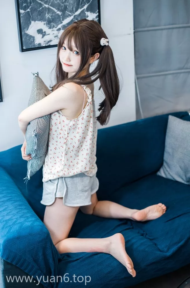 美图欣赏丨Coser神沢永莉简介及cos吊带睡衣兔兔