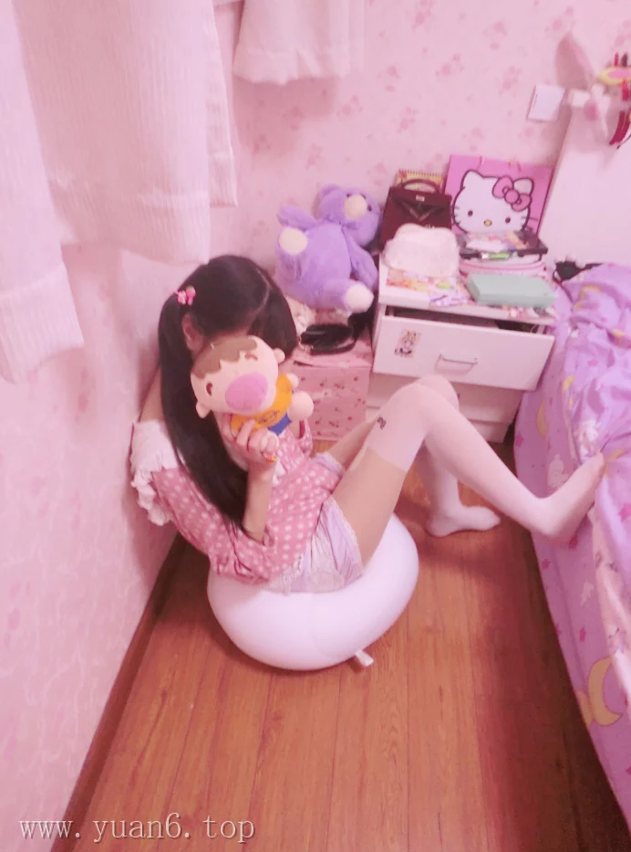美图欣赏丨Coser双马尾少女赛高酱私人订制集:可爱的草莓少女
