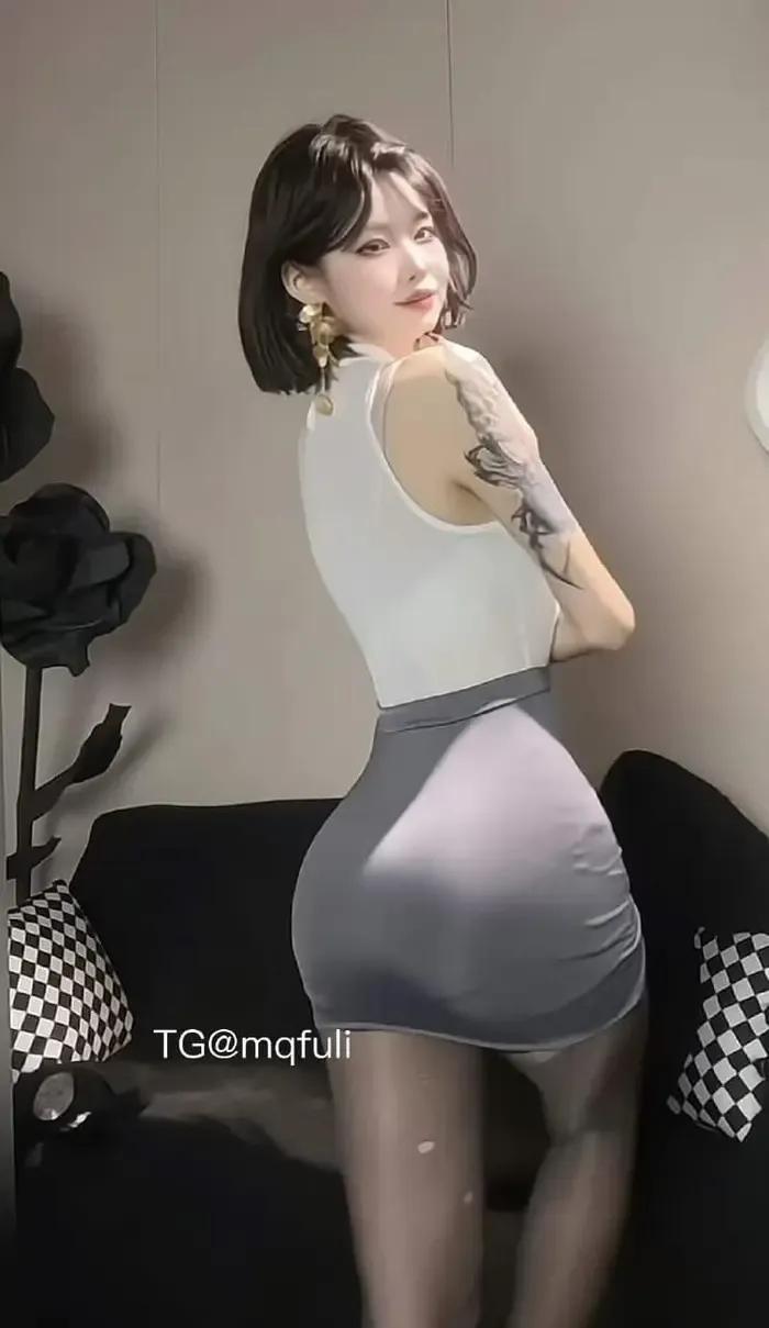 小哭包不哭 微密圈全网热搜全套写真合集下载[8套]