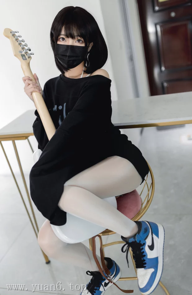 美图欣赏丨Coser杏仁曲奇精美cos升玖吉他姐姐图片欣赏