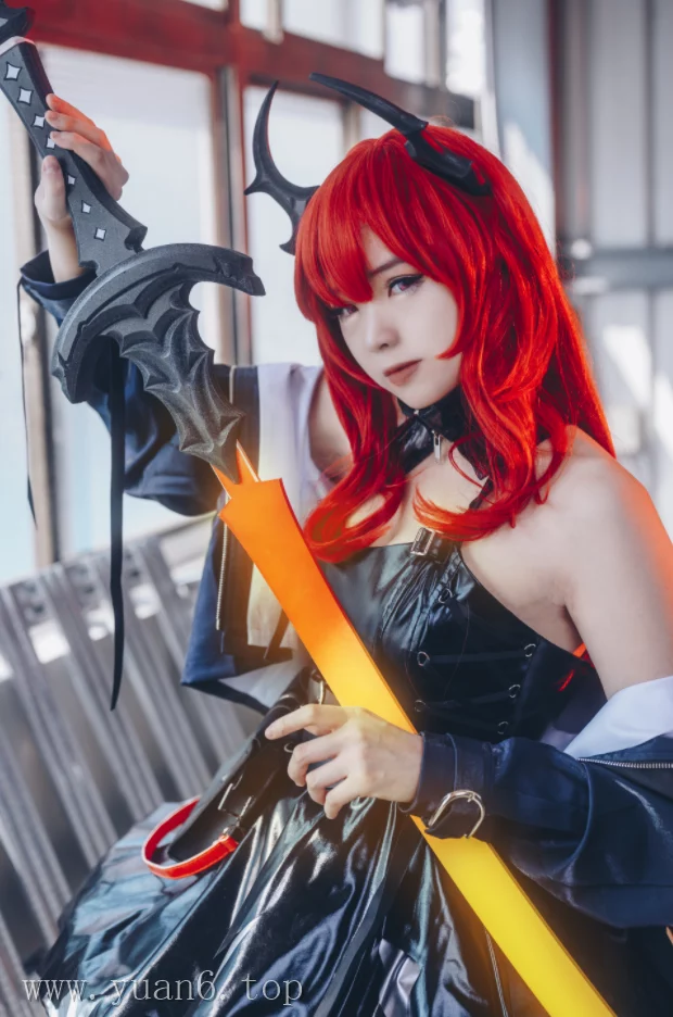 美图欣赏丨Coser_Hatori Sama(奈奈紀):NO.38-Surtr (Arknights)[11P-96.4M]