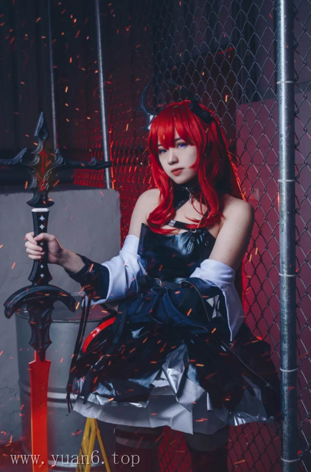 美图欣赏丨Coser_Hatori Sama(奈奈紀):NO.38-Surtr (Arknights)[11P-96.4M]