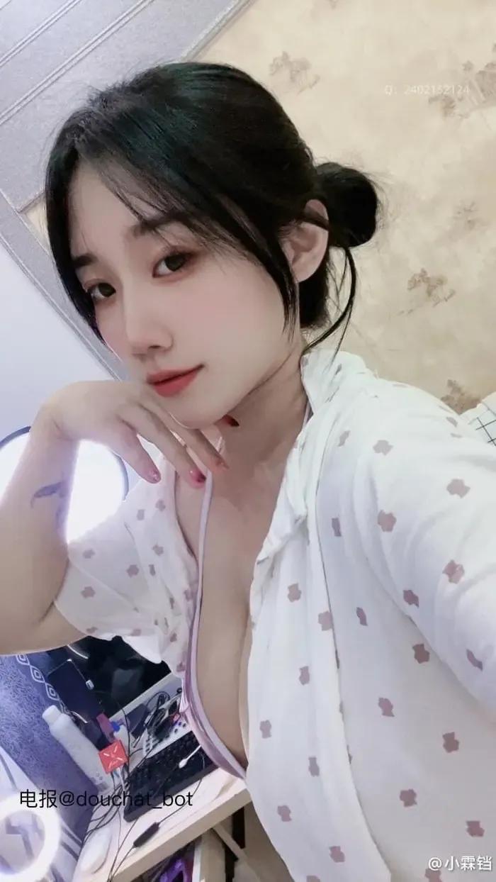 于丰霖 微密圈私人定制高人气写真视频套图合集[10套]