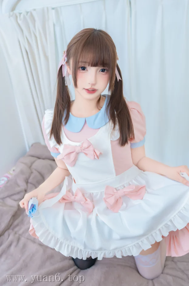 美图欣赏丨Coser神楽坂真冬:NO.204-小小女仆 [75P2V-374MB]