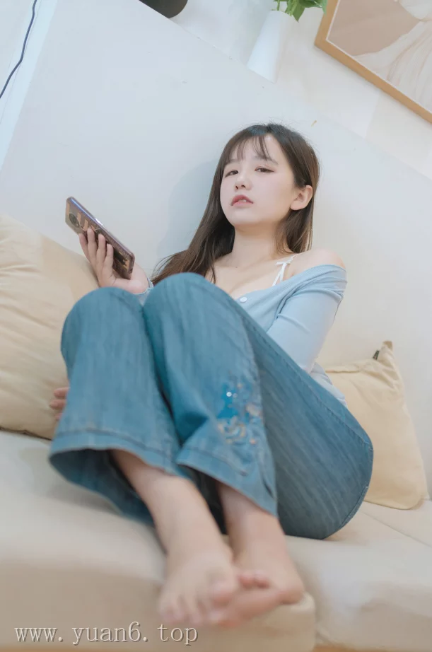 美图欣赏丨Coser阿半今天很开心:NO.31-住在隔壁的太太[37P-333.6M]