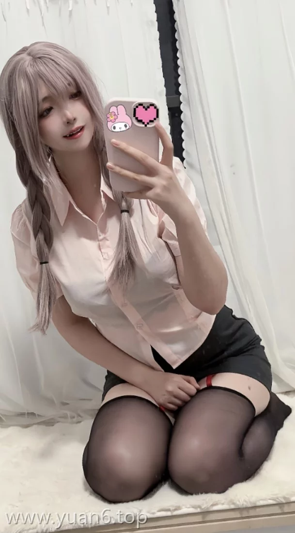 美图欣赏丨Coser疯猫ss:NO.198-紫色麻花辫 [15P-21MB]
