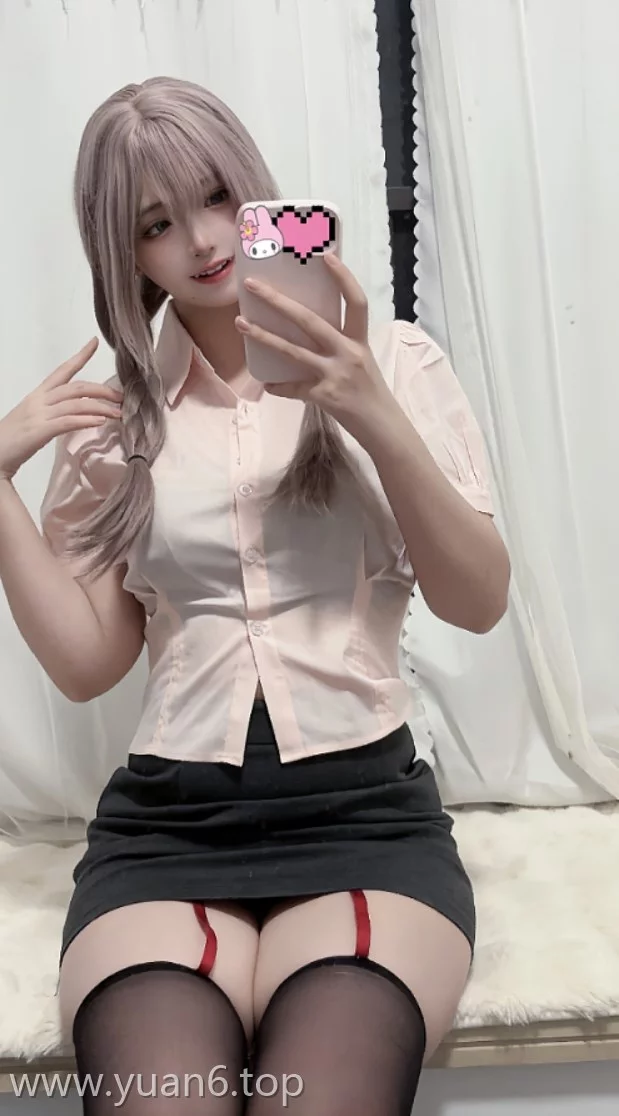 美图欣赏丨Coser疯猫ss:NO.198-紫色麻花辫 [15P-21MB]