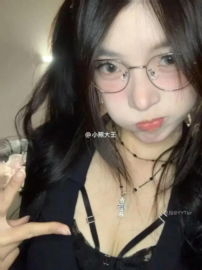 小熊大王 微密圈大尺度写真视频合集一键获取[5套]