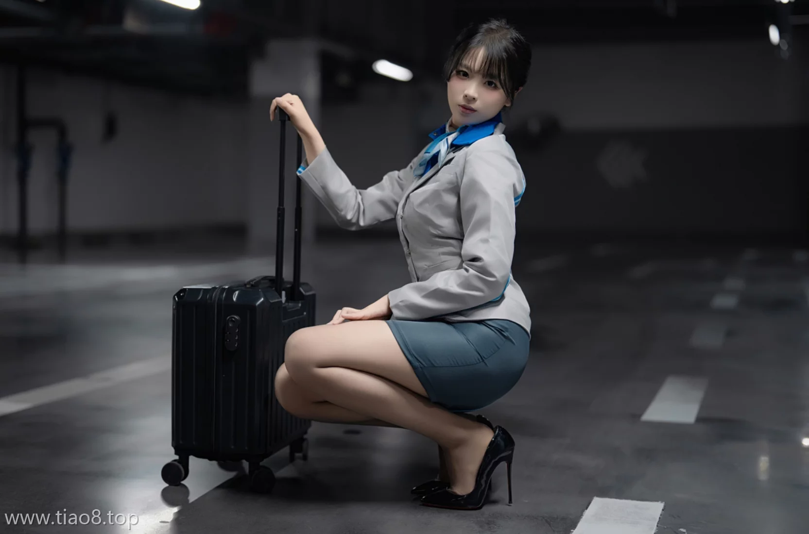 美图欣赏丨Coser轩萧学姐:NO.089-生日作 空姐灰丝[140P-2V-7.82G]