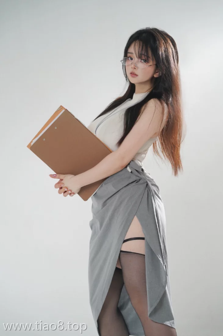 美图欣赏丨Coser_NinJa阿寨寨:NO.016-OL液化上衣[28P-229.6M]