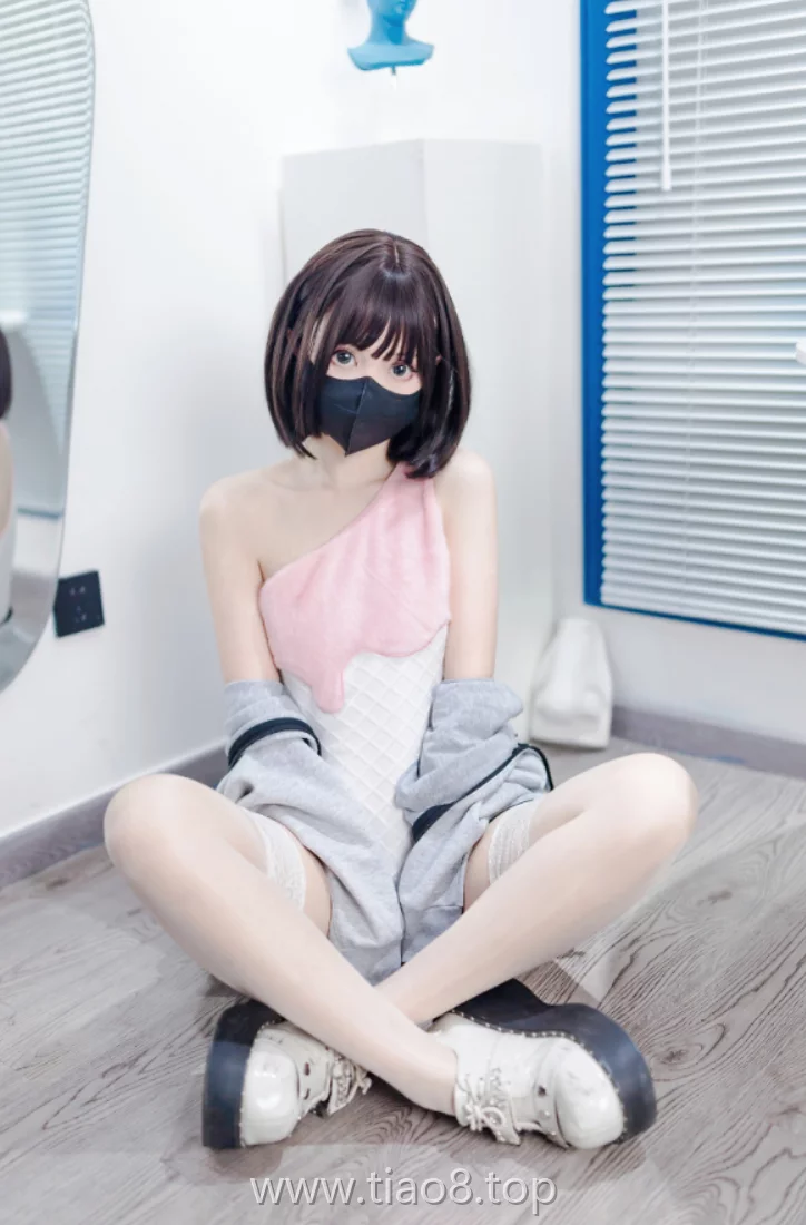 美图欣赏丨Coser洛桑w伊梓:NO.019-甜筒[40P-262M]