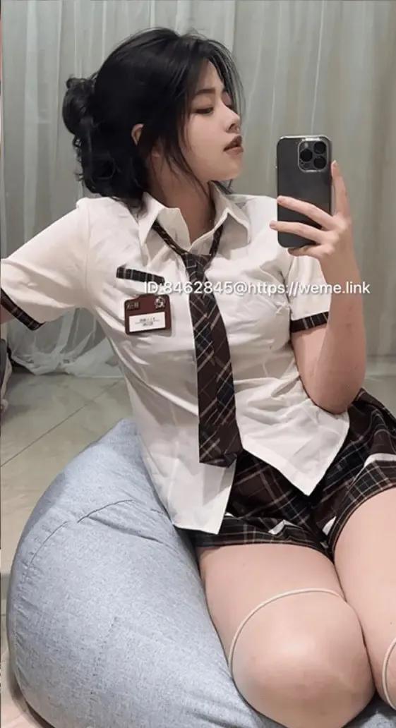 粉色袍袍（欧袍yy） 微密圈私人定制写真视频合集[20套]