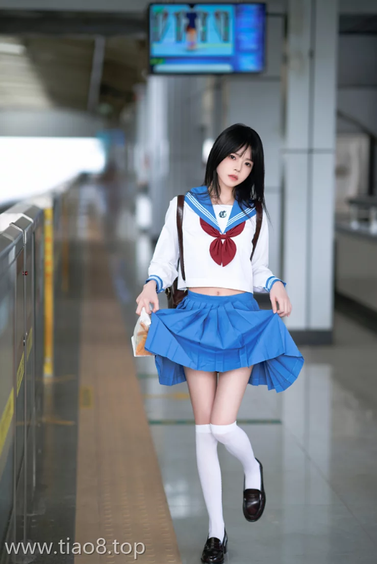美图欣赏丨Coser桜桃喵:NO.0220-地铁JK[33P-527MB]