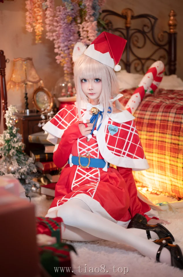 美图欣赏丨Coser艾西Aiwest:NO.023-香子兰圣诞 [44P-541M]