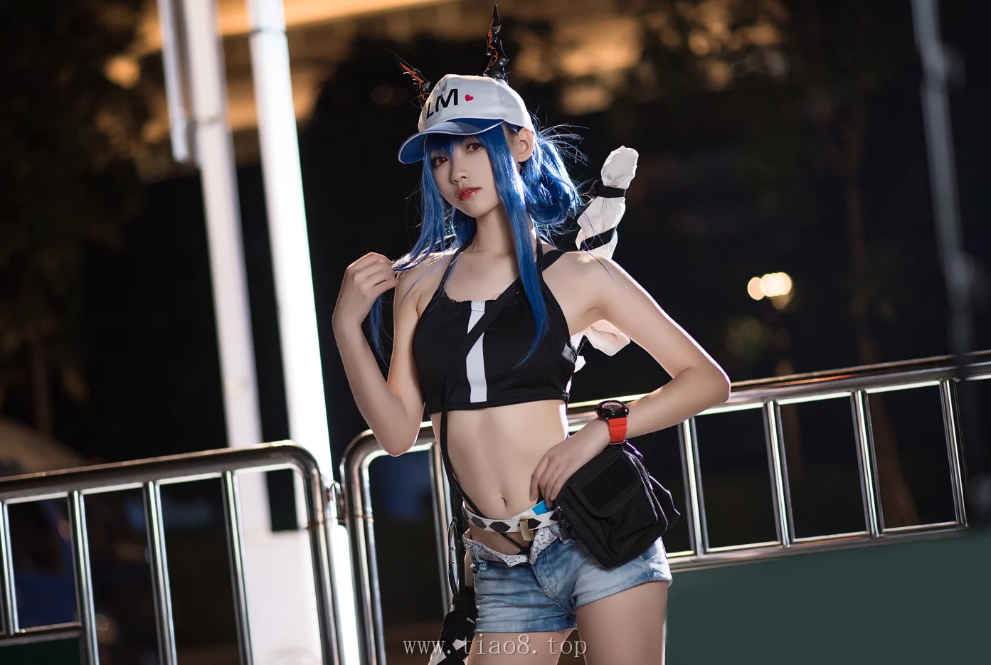 美图欣赏丨Coser大大卷卷小卷:NO.012女游客 陈 [9P-158MB]