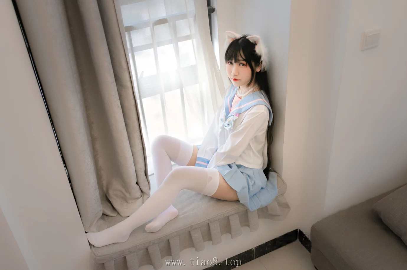 美图欣赏丨Coser不呆猫:NO.061-白色兔子JK[63P-388.7M]