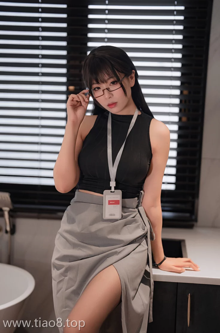 美图欣赏丨Coser轩萧学姐:NO.045-眼镜娘OL[85P-3V-647.2M]