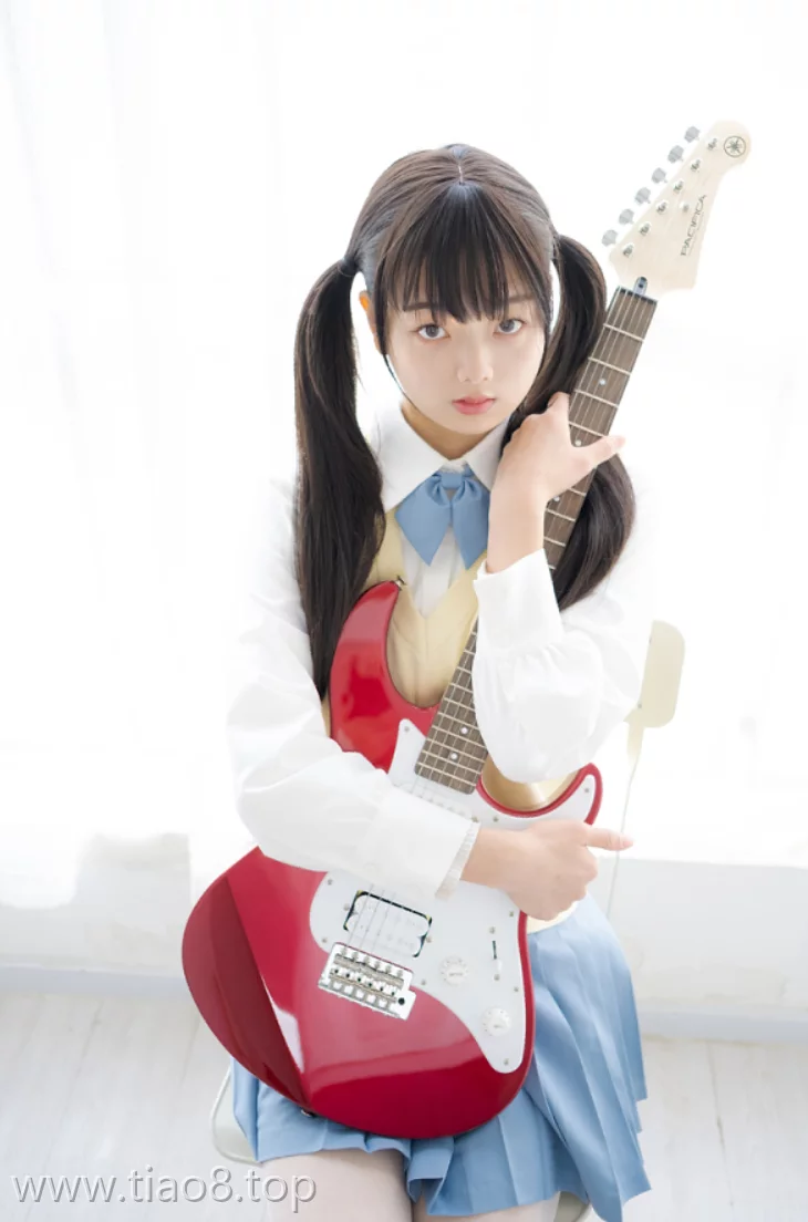 美图欣赏丨Coser赤西夜夜(稚乖画册):NO.023-吉他少女[83P2V-1.55G]
