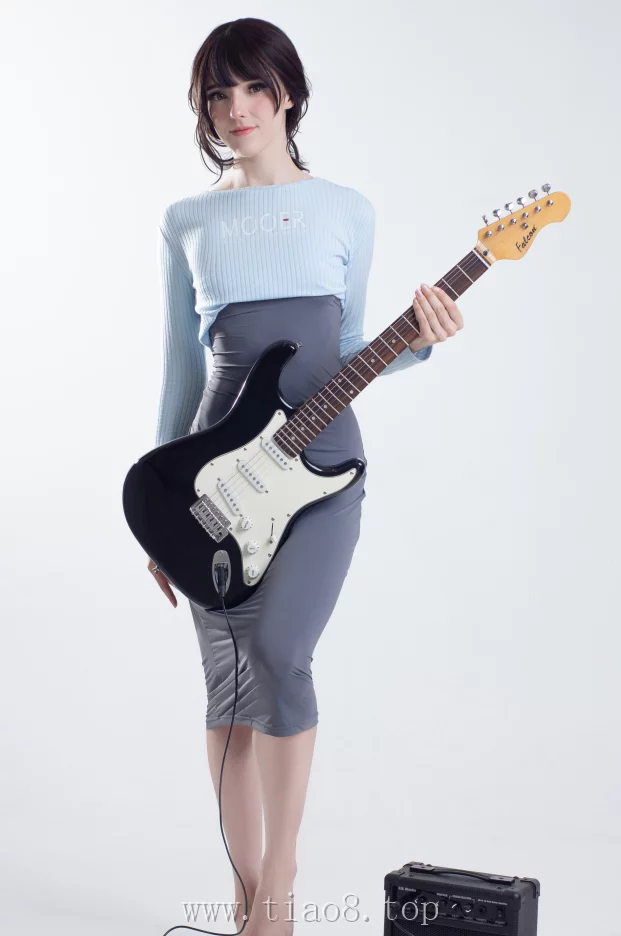 美图欣赏丨Coser_Candy Ball:NO.030-Hitomio Guitar Sister[64P-15V-670.3M]