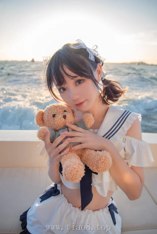 美图欣赏丨Coser花柒Hana:NO.013-三亚熊之海J风泳装[12P-153.01MB]