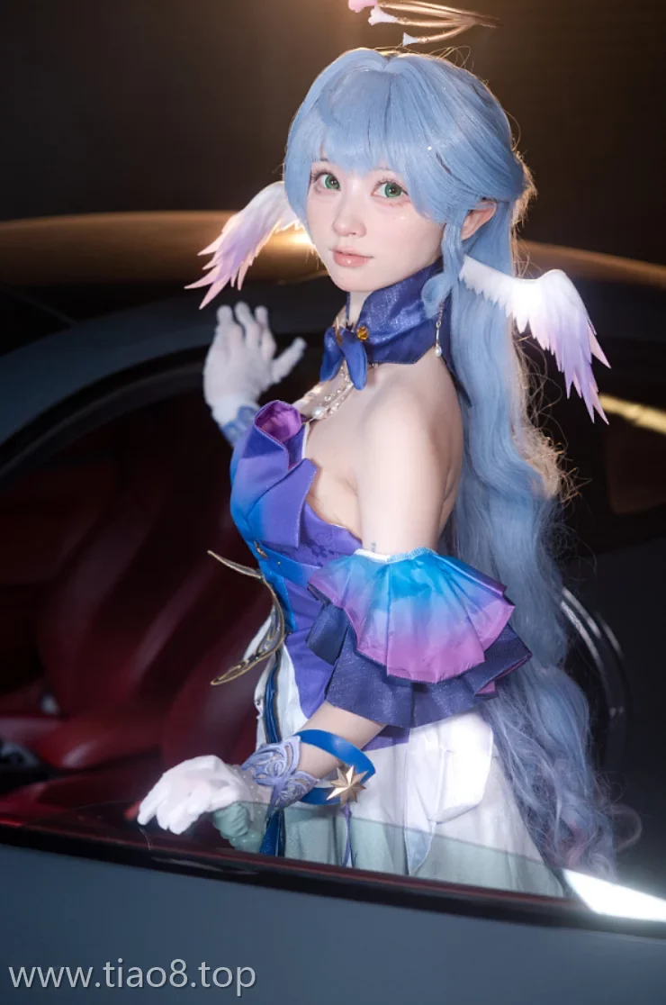 美图欣赏丨Coser花铃:NO.055-知更鸟[18P-258M]