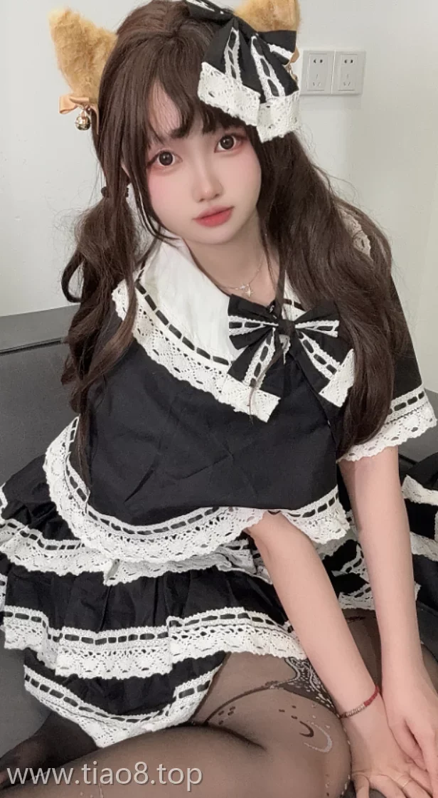 美图欣赏丨Coser洛桑w伊梓:NO.016-猫猫+衬衫[45P-238.6M]