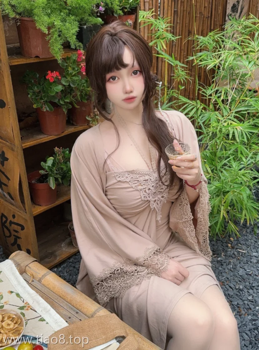 美图欣赏丨Coser洛桑w伊梓:NO.016-猫猫+衬衫[45P-238.6M]