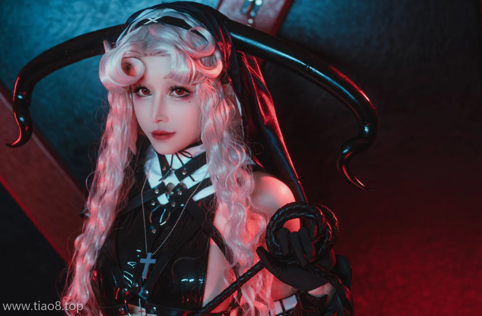 美图欣赏丨Coser鹿八岁baby:NO.081-修女审判日[71P-1V-1.11G]