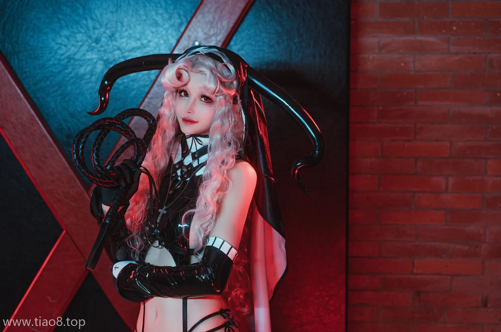 美图欣赏丨Coser鹿八岁baby:NO.081-修女审判日[71P-1V-1.11G]