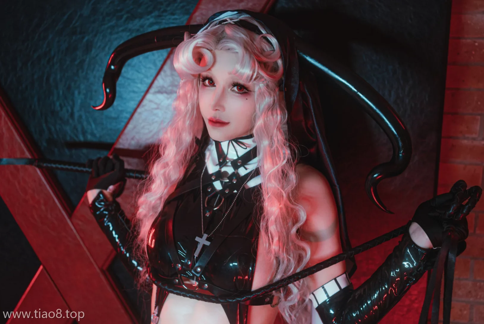 美图欣赏丨Coser鹿八岁baby:NO.081-修女审判日[71P-1V-1.11G]