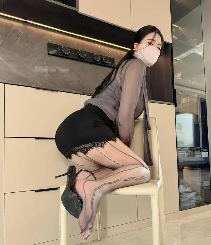 抖音余少奶奶高清图片合集，微密圈秘语空间作品分享