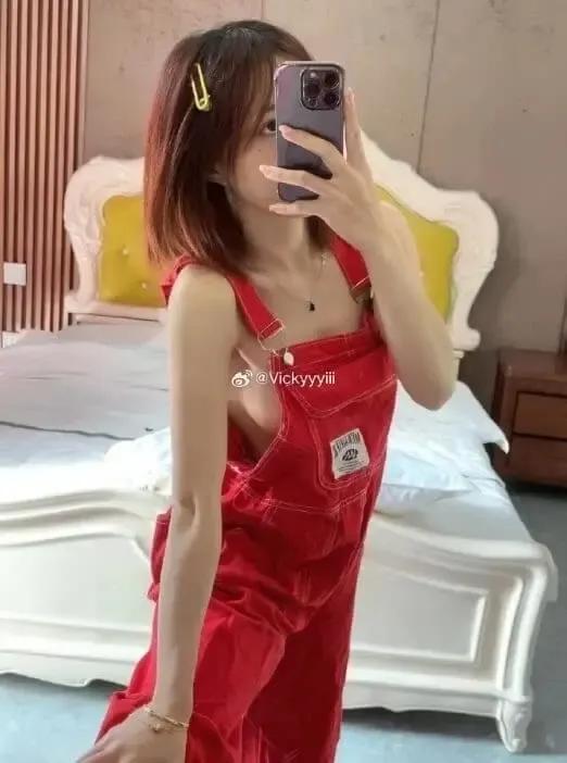 抖音Vickyyyii（VC）全部极致反差写真图片以及视频作品合集