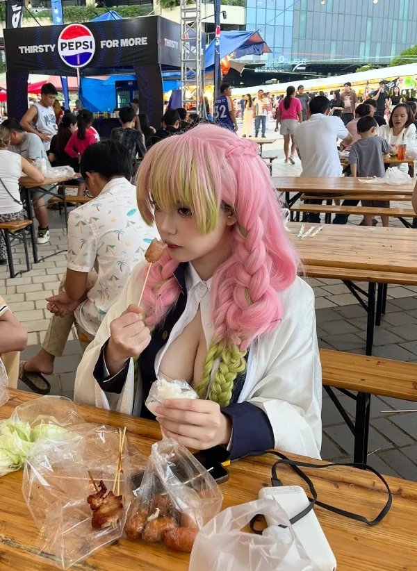 从角色到灵魂：Cigw Pols崭新演绎鬼灭之刃甘露寺蜜璃COS