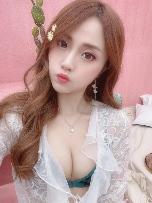 在现实世界中闪耀D.VaCOS:MiMi赋予守望先锋角色新生命力