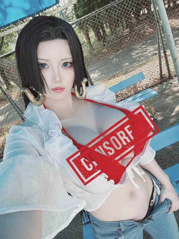 从大和到女帝：Coser Rumi通过专业解读为海贼王角色注入灵魂