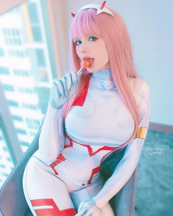 多元风格与极致表现力并存：Tanya Bayer掀起全球Cosplay热潮