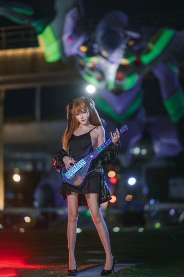 新世纪福音战士明日香cos：Munoko穿上黑裙重塑EVA骄傲少女