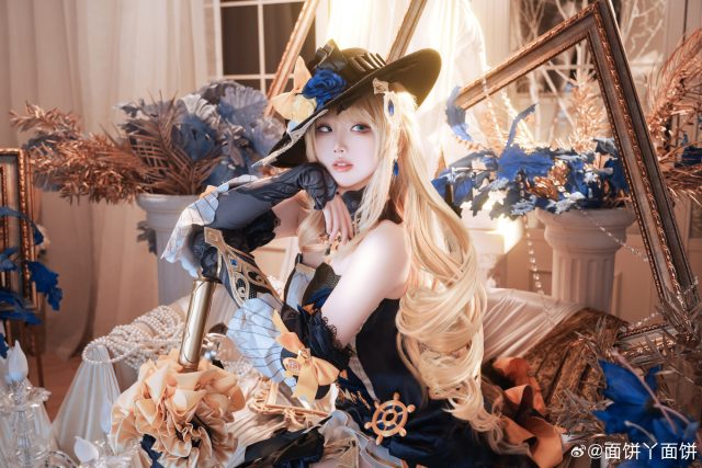 《原神》娜维娅COS赏析：面饼仙儿演绎枫丹贵族的锋芒与优雅