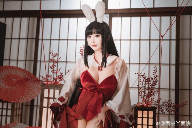 碧蓝航线大山COS赏析：面饼仙儿如何呈现角色气质与氛围张力