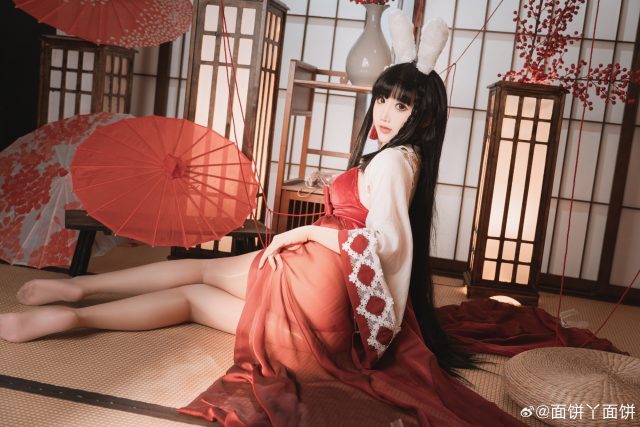 碧蓝航线大山COS赏析：面饼仙儿如何呈现角色气质与氛围张力