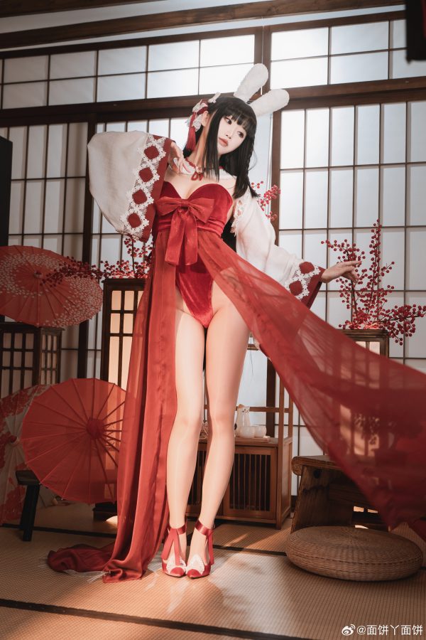 碧蓝航线大山COS赏析：面饼仙儿如何呈现角色气质与氛围张力