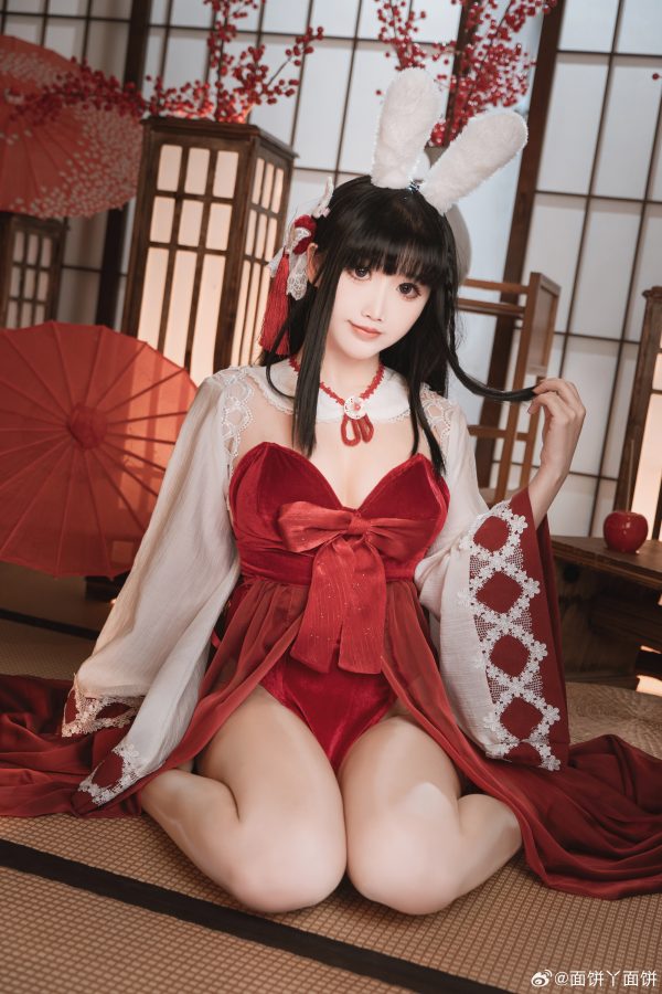 碧蓝航线大山COS赏析：面饼仙儿如何呈现角色气质与氛围张力