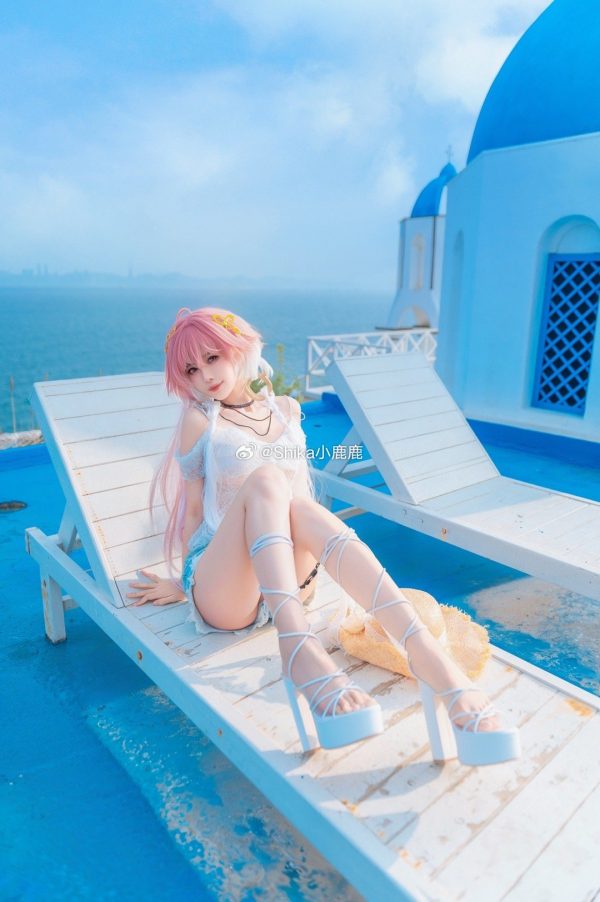 《鸣潮》长离COS赏析:Shika小鹿鹿演绎海岸光影下的潮汐之约 《鸣潮》长离COS赏析:Shika小鹿鹿演绎海岸光影下的潮汐之约