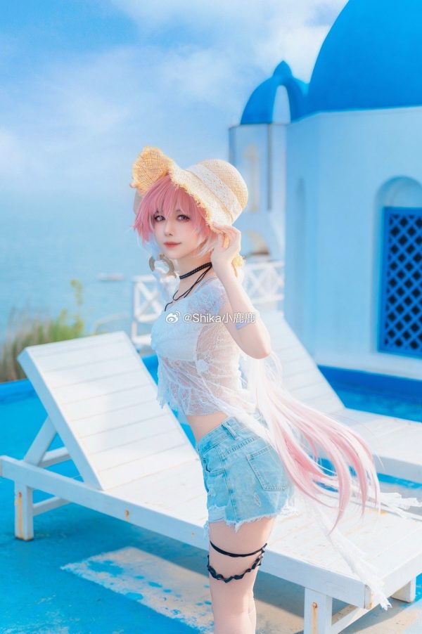 《鸣潮》长离COS赏析:Shika小鹿鹿演绎海岸光影下的潮汐之约 《鸣潮》长离COS赏析:Shika小鹿鹿演绎海岸光影下的潮汐之约