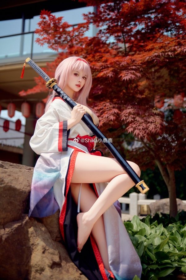 着此衣,当如何战斗?Shika小鹿鹿红莲暗影COS演绎优雅与锋芒 着此衣,当如何战斗?Shika小鹿鹿红莲暗影COS演绎优雅与锋芒