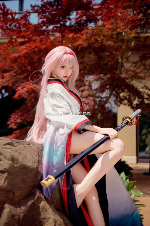 着此衣,当如何战斗?Shika小鹿鹿红莲暗影COS演绎优雅与锋芒 着此衣,当如何战斗?Shika小鹿鹿红莲暗影COS演绎优雅与锋芒